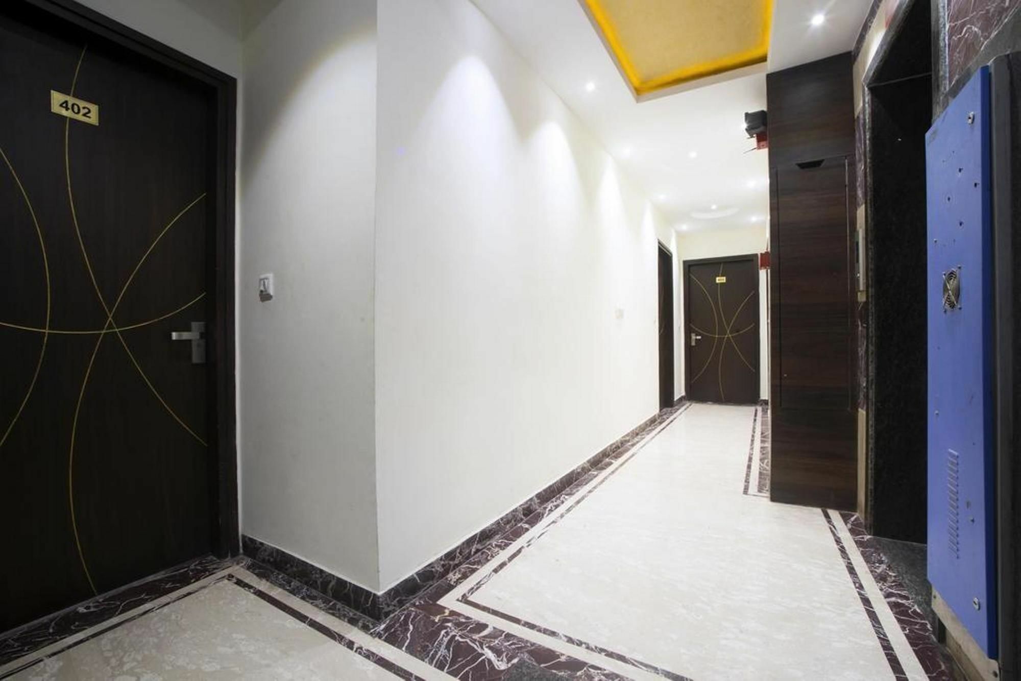 Отель Fabexpress Le Continental Paharganj Нью-Дели Экстерьер фото